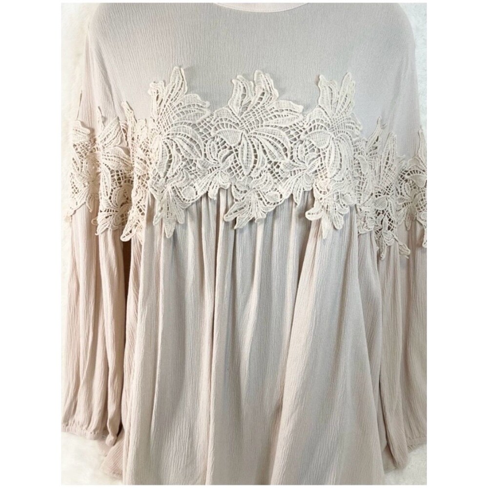 Jodifl Cream Lace Trim Boho Blouse |
Flowy Long Sleeve Top